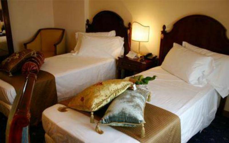 Grand Palace Hotel