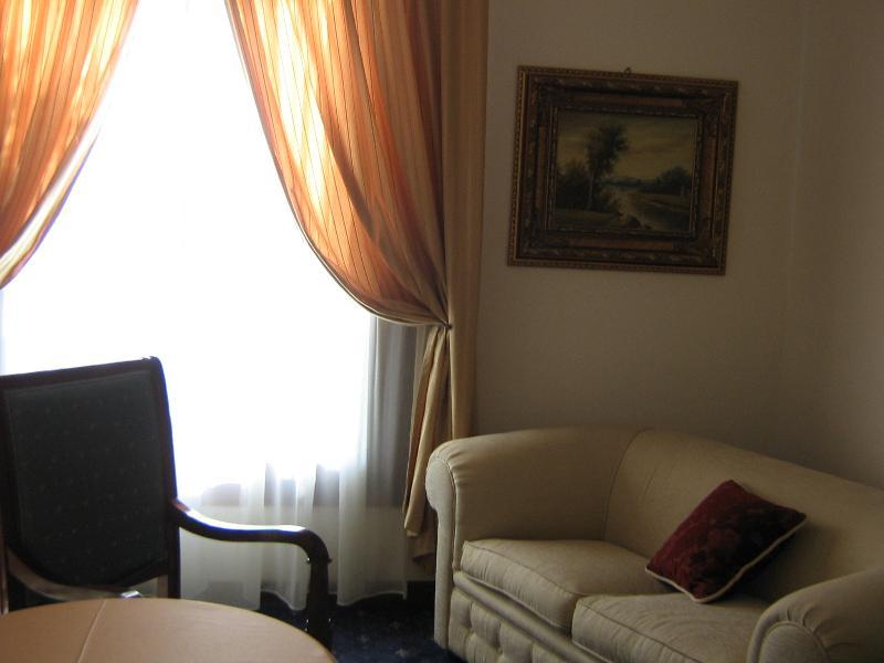 Grand Palace Hotel